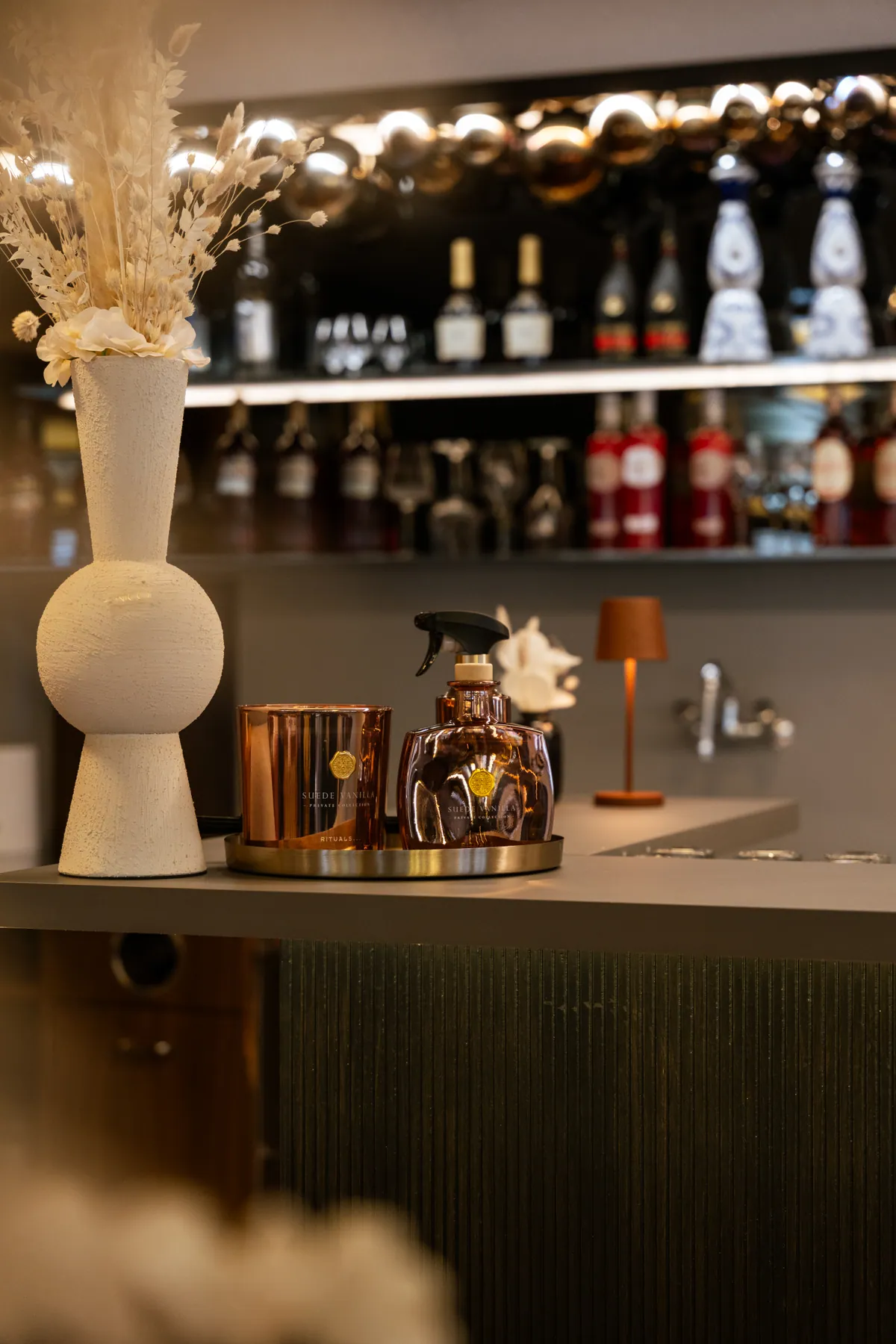 Dekoratives Stillleben an der Bar des Restaurant Wies